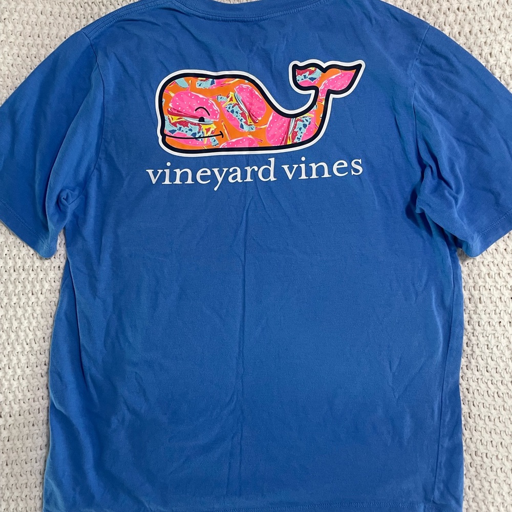 Fun Vineyard Vines tshirt